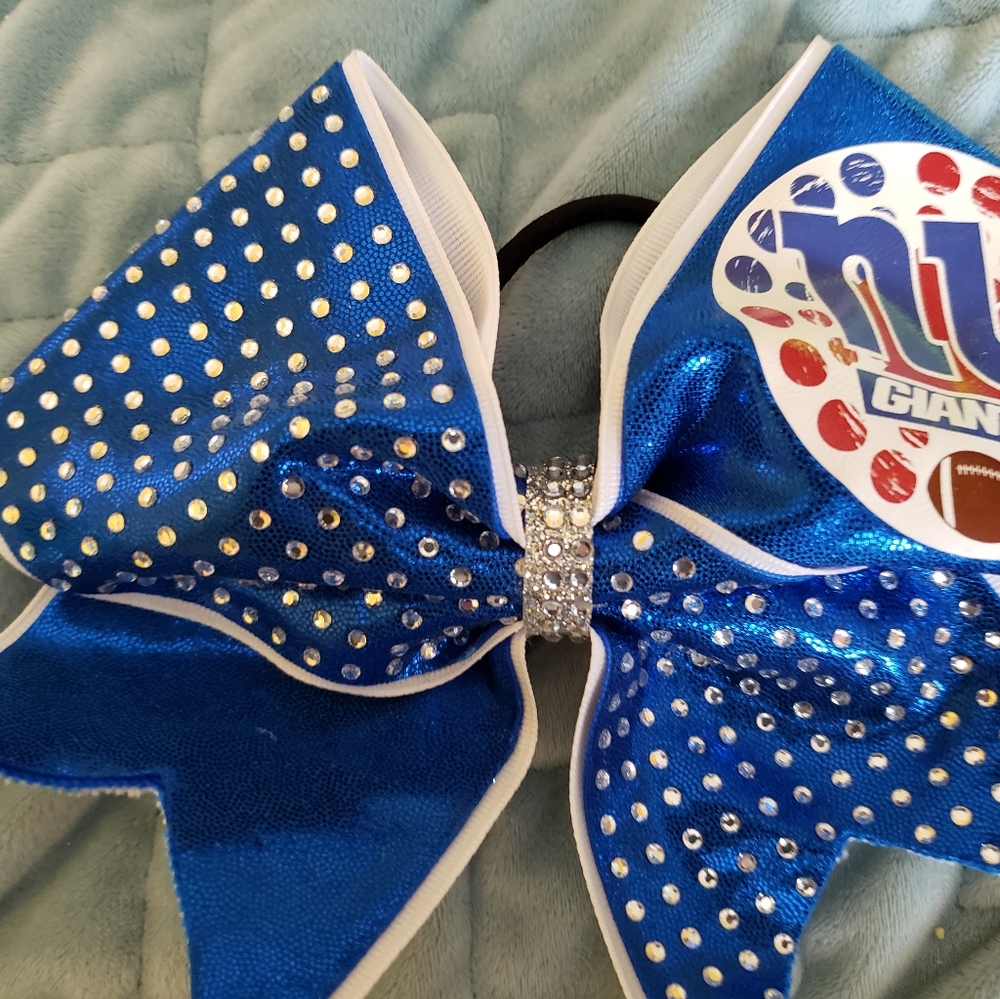 Cheerleading bow